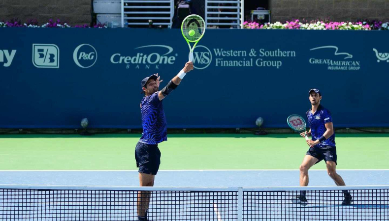 Marcelo Arévalo y Mate Pavic conquistaron el ATP Masters 1000 del Miami Open 2025 tras vencer en la final a Julian Cash y Lloyd Glasspool.