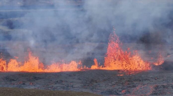 El volcán Sundhnúkagígar, en el suroeste de Islandia, entró en erupción este martes por octava vez desde 2023.