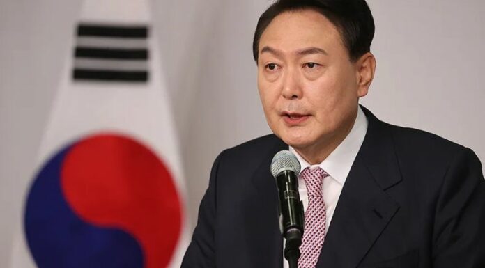 De forma unánime, el Tribunal Constitucional de Corea del Sur aprobó la destitución del presidente Yoon por su declaración fallida de ley marcial.