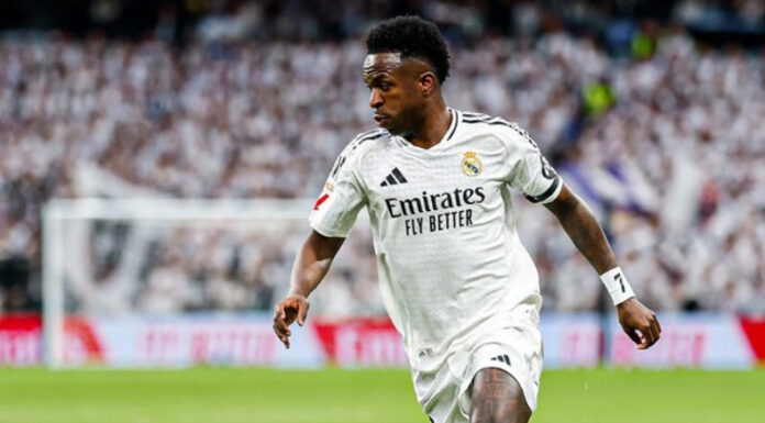 Giorgi Mamardashvili le atajó un penal a Vinícius en la derrota del Real Madrid en el Santiago Bernabéu ante el Valencia este sábado.