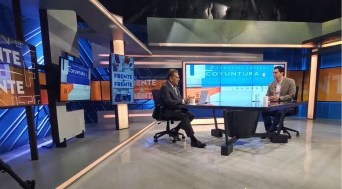 Abogado considera que la reforma interna en la Asamblea Legislativa, que elimina el voto de abstención, va acorde a narrativa del gobierno.