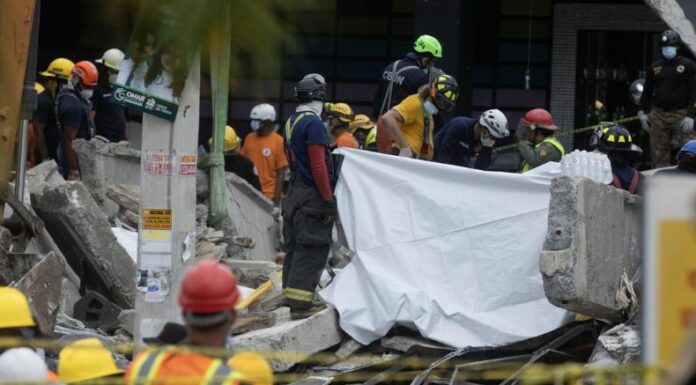 La cifra de víctimas asciende a 225 fallecidos y más de 260 heridos. Además, el gobierno ha decretado tres días más de duelo nacional.