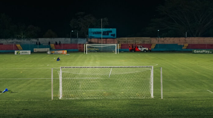 La Comisión Disciplinaria de la FESFUT sancionó con un partido de local a puerta cerrada a Club Deportivo FAS.