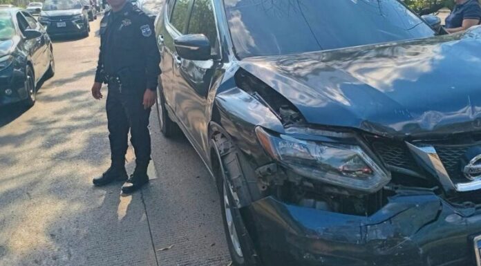 Varias personas resultaron lesionadas tras múltiple accidente de tránsito ocurrido en la carretera al Aeropuerto Internacional.