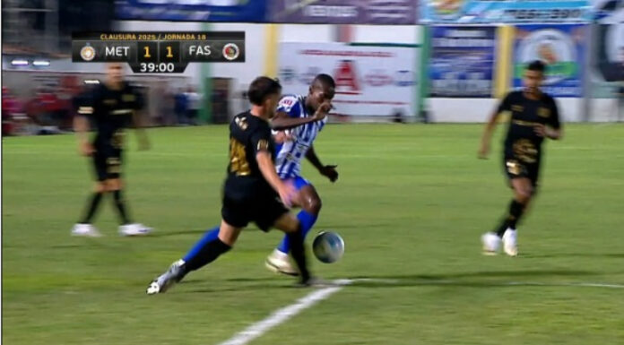 Jaime Herrera marcó penal a favor de Metapán tras una falta de Mathias Goyeni sobre Dany Cetre en el minuto 28 del primer tiempo.