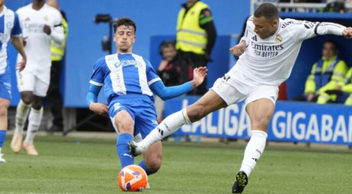 Mbappé fue expulsado con roja directa luego de una dura infracción sobre el jugador del Alavés este domingo en la liga de España.