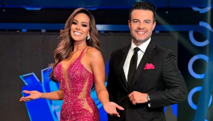 Luciana Sandoval también estará en escena, acompañándolo con una coreografía llena de energía al ritmo de Livin’ la vida loca.