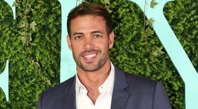 El actor William Levy fue liberado este martes tras enfrentar cargos por alteración del orden público y allanamiento en un restaurante de Florida.