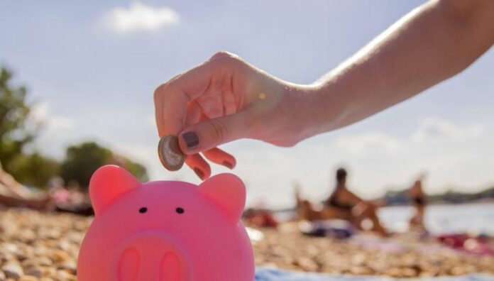Expertos brindan recomendaciones clave para organizar unas vacaciones sin afectar las finanzas personales o familiares.
