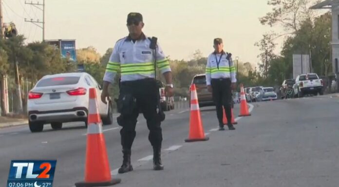 Intensifican controles vehiculares en las carreteras del país.