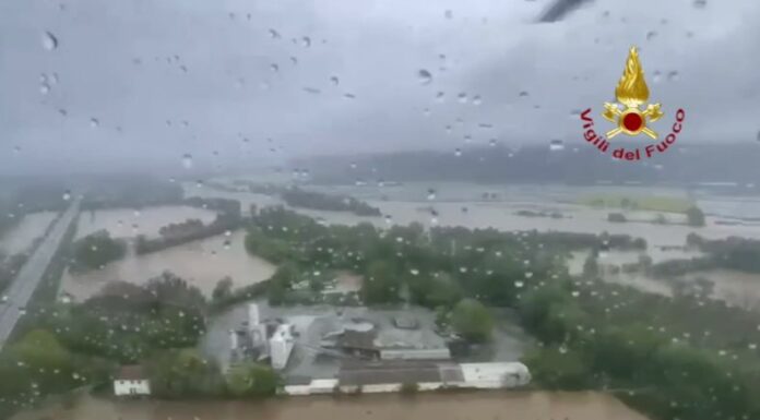 Se ha reportado la muerte de tres personas a causa de las intensas lluvias que se han registrado en el noroeste de Italia.