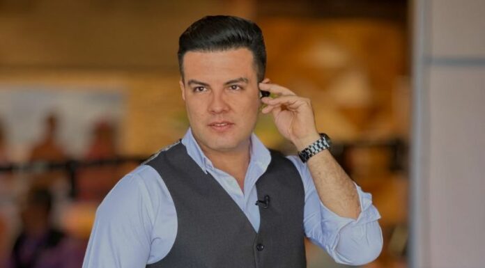 El presentador salvadoreño hablará este domingo sobre anécdotas impactantes y aspectos desconocidos de su vida personal.