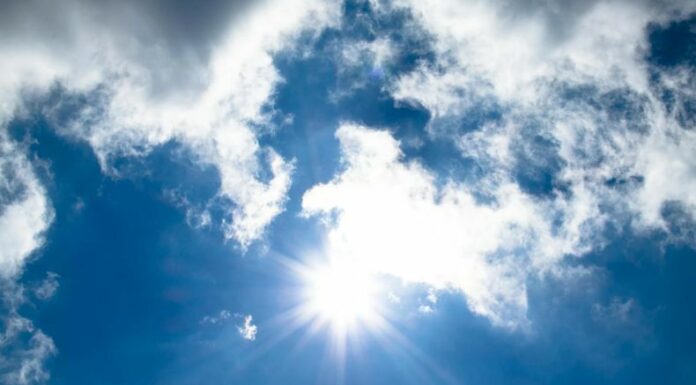 Autoridades recomiendan a la población mantenerse hidratada ante las altas temperaturas que podrían alcanzar hasta los 40 grados Celsius.