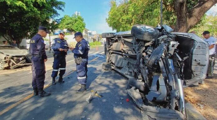 Los percances viales continúan cobrando víctimas durante el periodo vacacional.