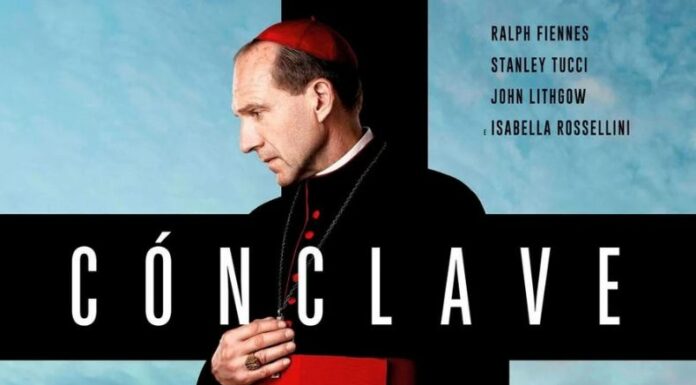 ónclave, galardonada recientemente en los Premios Óscar 2025, se suma a una serie de producciones que exploran los desafíos, viajes y transformaciones del papado en el siglo XXI.