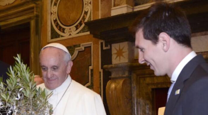 Lionel Messi escribió un emotivo mensaje en redes sociales luego del fallecimiento del Papa Francisco a los 88 años.