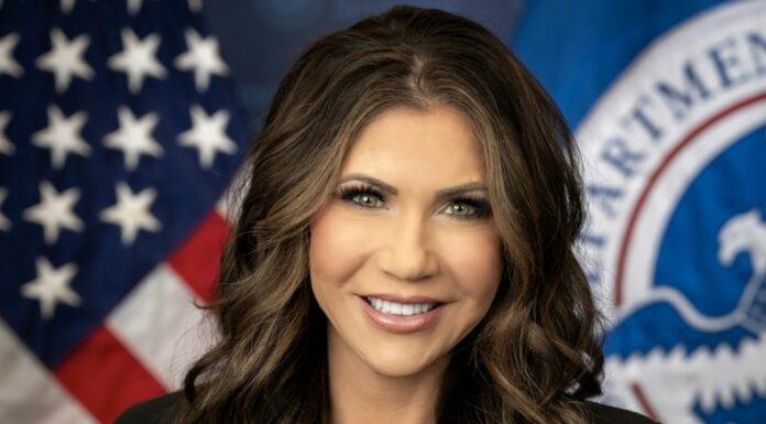 Tras el incidente, Kristi Noem asistió este lunes a la Casa Blanca para participar en la celebración del Lunes de Pascua.