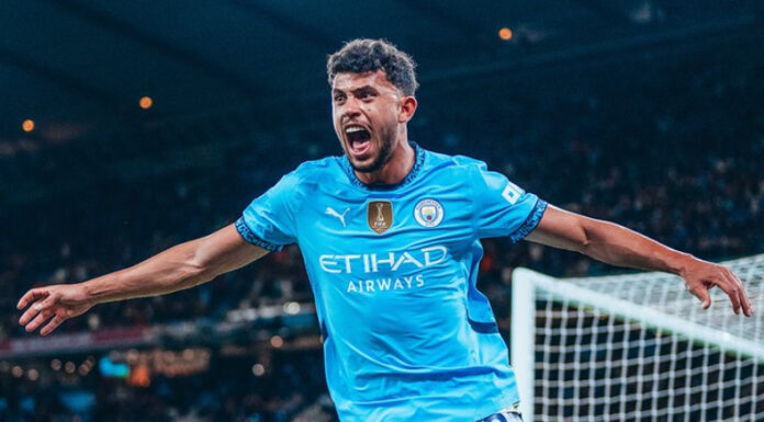 Manchester City logró la victoria en tiempo agregado ante el Aston Villa y se mantiene en puestos de clasificación de Champions League.