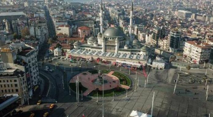 Un sismo de magnitud 6.2 sacudió el oeste de Estambul,Turquía generando pánico pero sin causar mayores daños materiales.