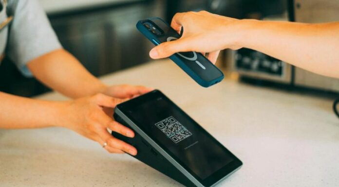 Los códigos QR permiten acceder rápidamente a páginas web. Basta con tener un dispositivo con cámara y acceso a internet para usarlos.