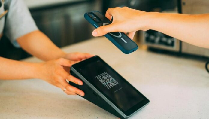 Los códigos QR permiten acceder rápidamente a páginas web. Basta con tener un dispositivo con cámara y acceso a internet para usarlos.