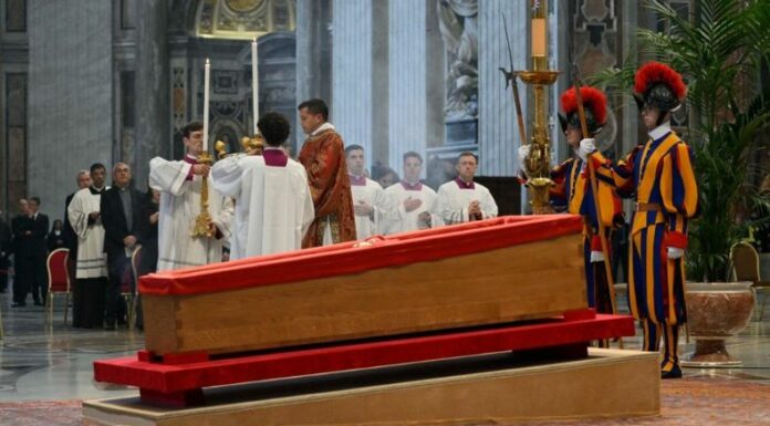 Fieles de todo el mundo se preparan para dar el último adiós al Papa Francisco, fallecido el pasado 21 de abril.