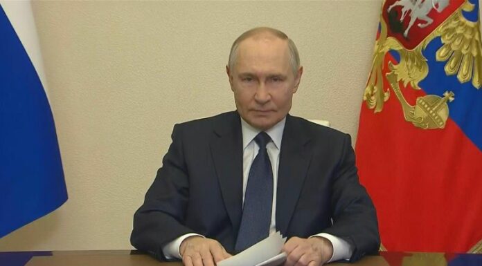 El presidente ruso, Vladimir Putin anunció este lunes una tregua en Ucrania por “razones humanitarias”.