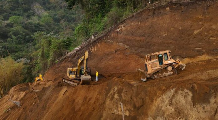 Entre los trabajos que realizarán en la carretera de Los Chorros, el MOPT indicó que se realizarán anclajes activos y “pasos arenosos” en los taludes.