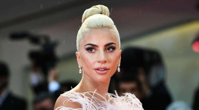 Lady Gaga envió más de 70 cajas de pizza a sus seguidores que estaban frente al hotel donde se hospeda en Río de Janeiro.