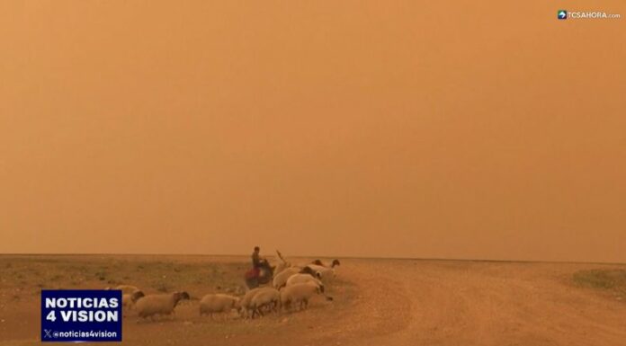 Una fuerte tormenta de arena tiñó completamente de naranja los cielos de algunos países de Medio Oriente, como Siria e Irak.
