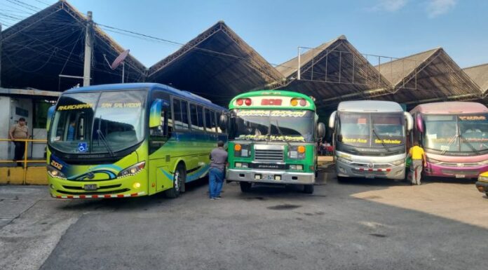 El transporte público será gratuito del 5 al 11 de mayo en todo el país debido al cierre en la carretera Los Chorros.