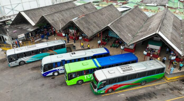 El presidente Bukele advirtió sobre acciones legales contra empresarios del transporte colectivo que no prestaron el servicio gratuito.