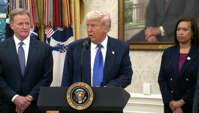 EE. UU. pagará $1,000 a los migrantes para que se autodeporten El gobierno de EE. UU. dará $1,000 a inmigrantes ilegales que decidan regresar voluntariamente a su país de origen.