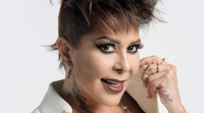 Alejandra Guzmán confirmó que recientemente fue operada. Mostró su cicatriz y aseguró estar en recuperación.