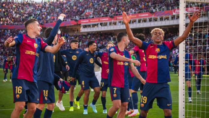 Barcelona derrotó en un partidazo al Real Madrid y quedó a una victoria de un nuevo título en el campeonato español.