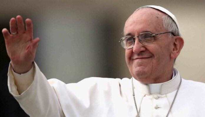 Canal 6 rinde una vez más un homenaje al papa Francisco con una programación especial Canal 6 retransmitirá cuatro documentales que recorren el legado, liderazgo y cercanía del Pontífice con la gente.