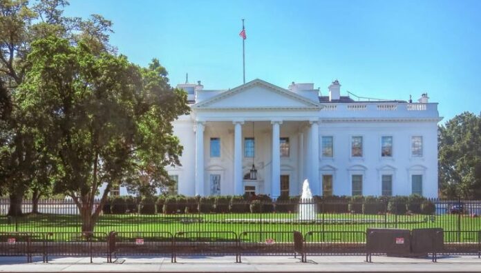 Estados Unidos analiza suspender Habeas Corpus El gobierno de Estados Unidos analiza suspender el Habeas Corpus que se aplicaría a inmigrantes detenidos.