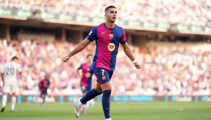 Ferran Torres jugador del Barcelona Ferran Torres fue operado de emergencia por una apendicitis y se perderá el cierre de temporada con el Barcelona.