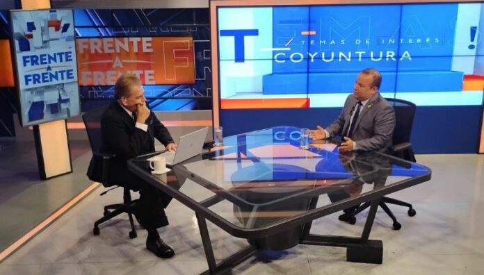 Una de cada tres personas en el mundo tiene hipertensión arterial Actualmente, la hipertensión arterial es una epidemia. Uno de cada tres hipertensos, no sabe de que padece de hipertensión arterial.