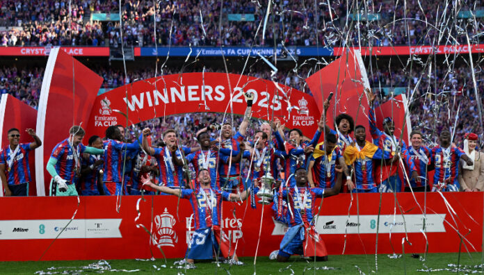 Crystal Palace vence al City y conquista la FA Cup por primera vez Crystal Palace logró su primer título en la historia de la FA CUP tras vencer al Manchester City en la gran final.
