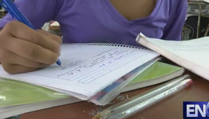 ¿En qué consiste la educación acelerada para bachillerato Según SIMEDUCO, actualmente la educación acelerada solo se está aplicando en seis centros educativos del país.