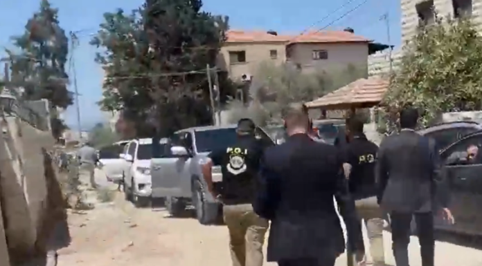 El Ministerio de Exteriores palestino denunció que fuerzas israelíes dispararon contra una delegación diplomática durante una visita a Yenín, en el norte de Cisjordania.