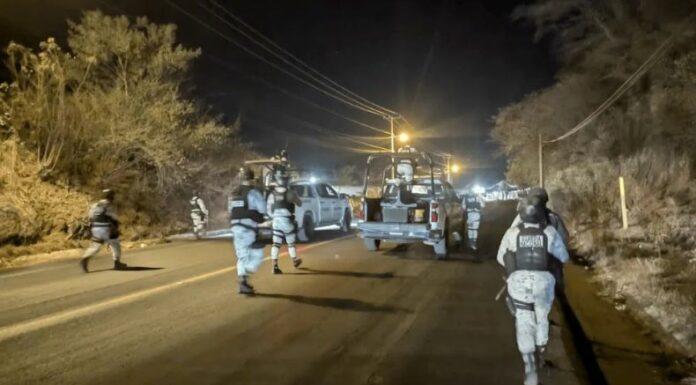 Seis personas perdieron la vida y tres más resultaron lesionadas en un enfrentamiento armado registrado en Acapulco, al sur de México.