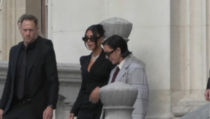 Juicio de Kim Kardashian llegará a su fin este viernes Kim Kardashian volvió hoy al centro de la escena judicial en Francia, cuando la fiscalía solicitó penas de hasta 10 años de prisión para los implicados.