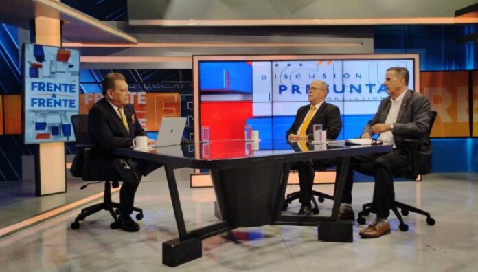 De 350 mil a 500 mil salvadoreños tendrían adicción al alcohol La Federación Salvadoreña de Centros de Tratamiento en Adicciones (FESACTA) dice que también ha incrementado el consumo de alcohol en mujeres.