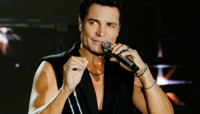 Demandan a personas que se hicieron pasar por el equipo de Chayanne Chayanne está en el centro de una polémica luego de que una productora internacional acusara a empresarios de fraude millonario por la venta de un concierto falso del artista.