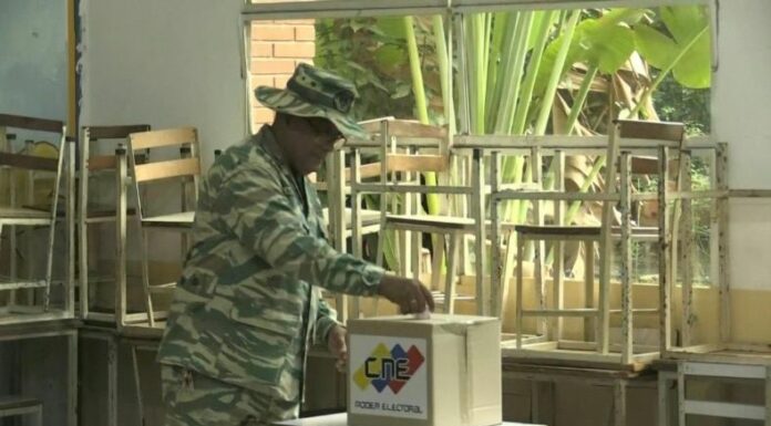 Venezuela vota este domingo en elecciones regionales y legislativas, diez meses después de las elecciones presidenciales.