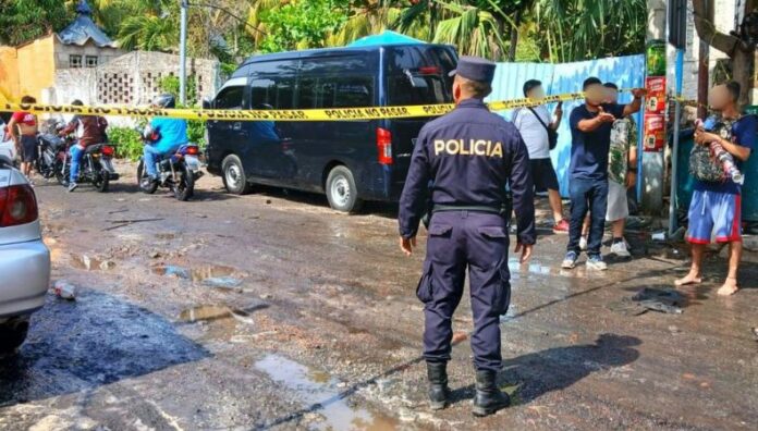 Varios lesionados por fuerte oleaje en La Libertad Cuerpos de socorro atendieron a los bañistas que fueron sorprendidos por el fuerte oleaje en La Libertad Costa.