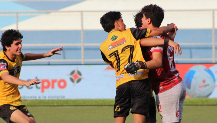 Platense campeón de la categoría sub-17 Platense logró su primer título en la categoría sub-17 al derrotar en la tanda de penales a Alianza en la gran final.