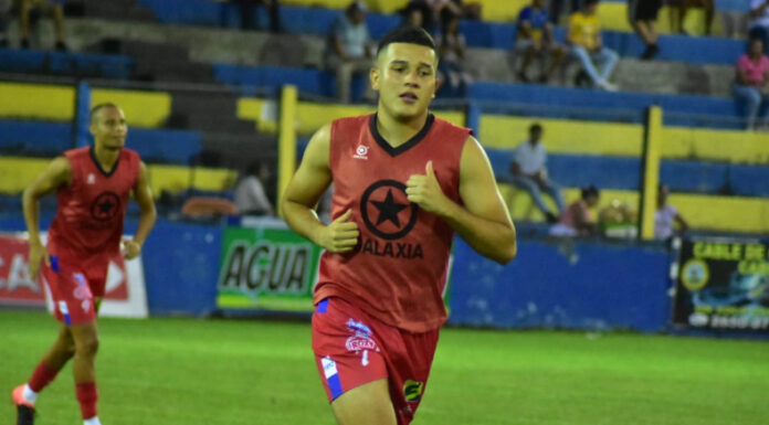 El presidente de la Comisión Regularizadora aseguró que el delantero nacional, Styven Vásquez, fue vetado de la selección.